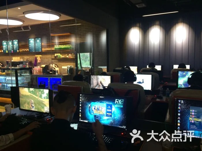 南宫pg官方网站品牌视觉画廊-科技感设计